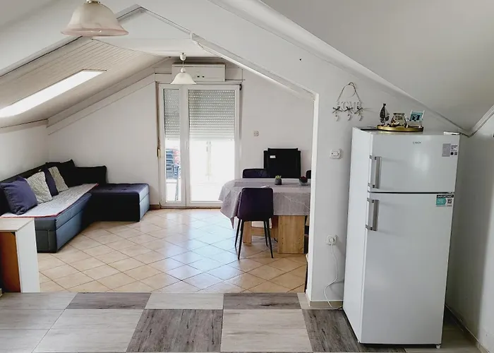 Apratmani Maretic Appartamento